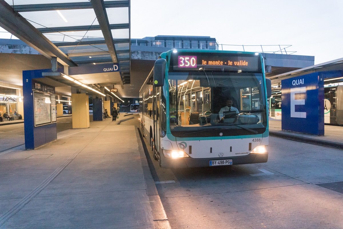 Автобус из аэропорта Шарль-де-Голль в Париж