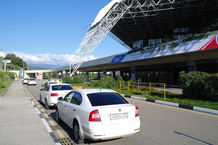 Такси в аэропорту Адлер Сочи