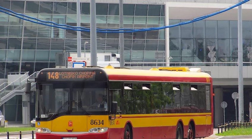 Из аэропорта Варшавы на автобусе