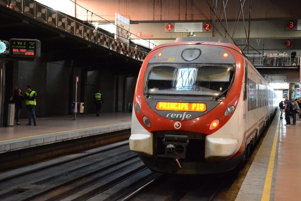 Поезд из аэропорта Барселоны в город